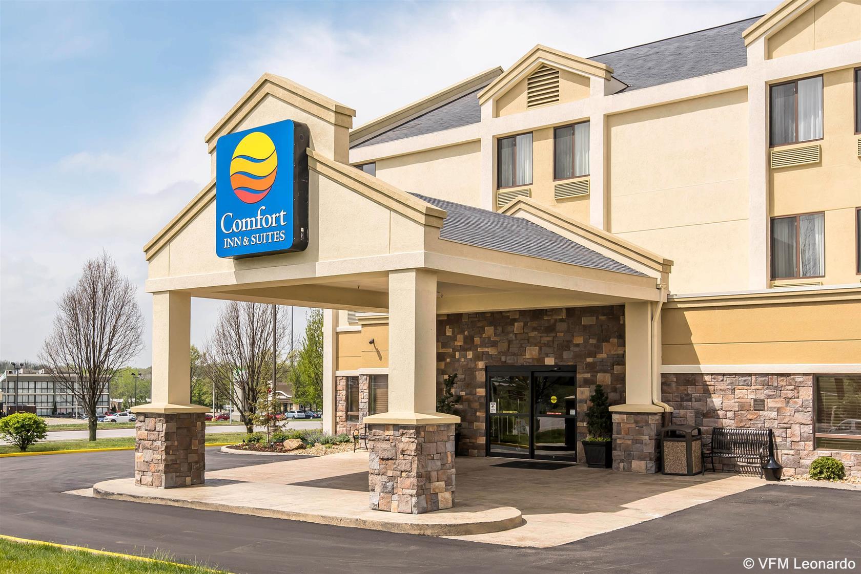 Comfort Inn & Suites Kansas City - Northeast Exterior photo